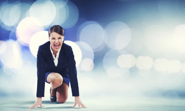 Businesswoman ready to run — Stockfoto