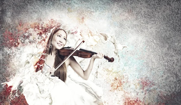 Woman violinist — Stock Photo, Image