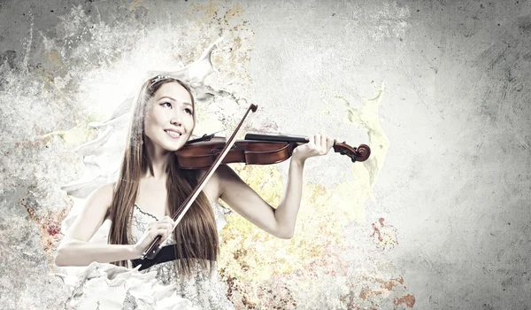 Violinista mujer — Foto de Stock