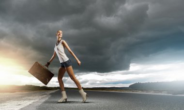 genç kadın seyahat