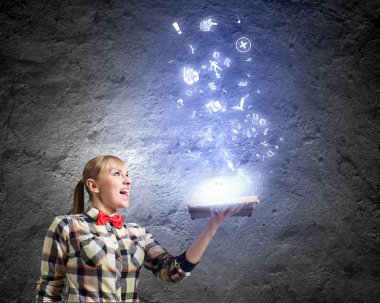 kadın holding açık kitap