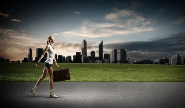 Young woman travel — Stock Photo, Image