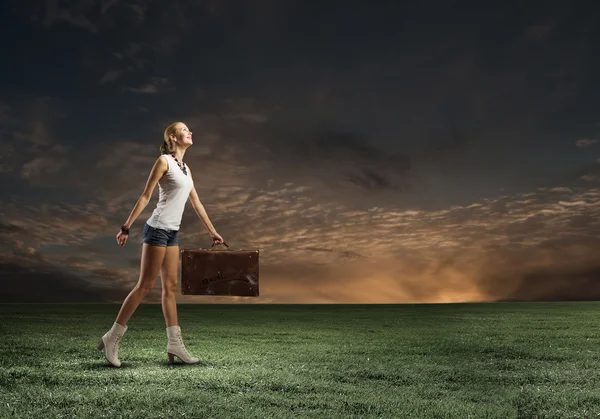 Young woman travel — Stock Photo, Image