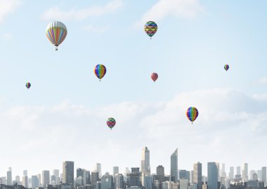 renkli aerostats uçan