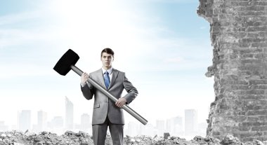 işadamı holding çekiç