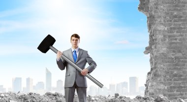 işadamı holding çekiç