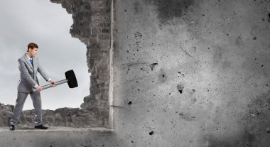 çekiç ile işadamı