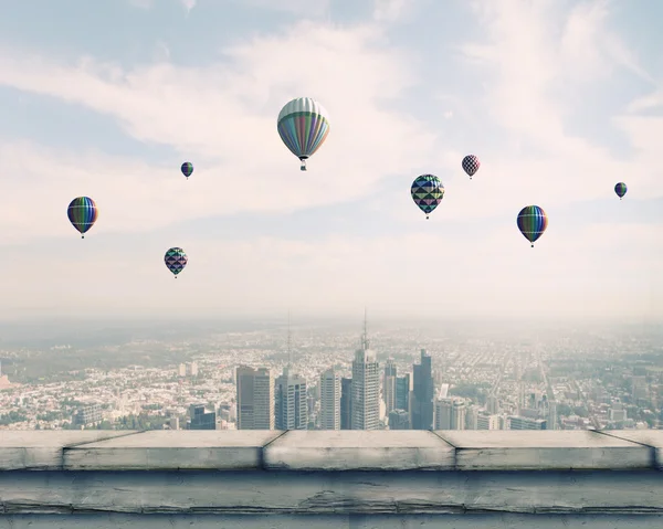 Luftballons fliegen — Stockfoto