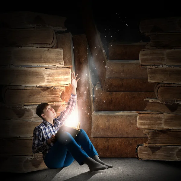 Teenager boy reading book — Stock Photo, Image