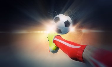 Futbol tekme