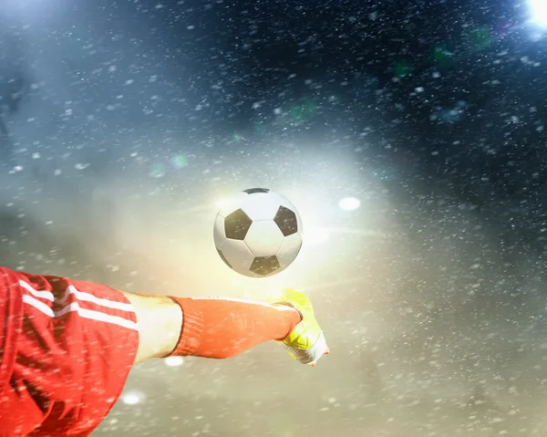 Pallone calcio piede calciatore — Foto Stock
