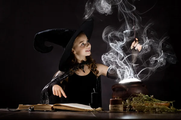 Halloween witch — Stock Photo, Image