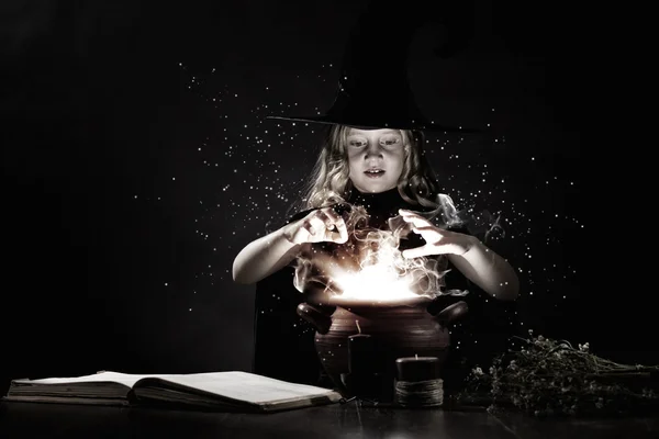 Halloween witch — Stock Photo, Image