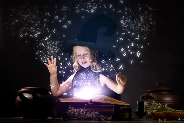 Halloween witch — Stock Photo, Image