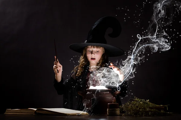 Halloween witch — Stock Photo, Image