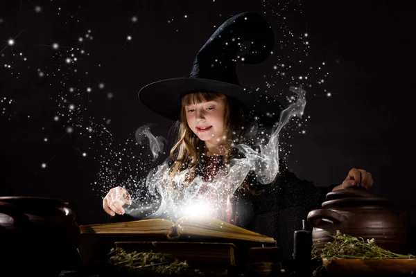 Halloween witch — Stock Photo, Image