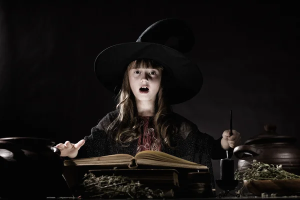 Halloween witch — Stock Photo, Image