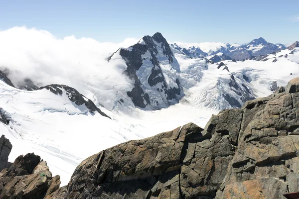 Snowy mountain peak — Stock Photo, Image