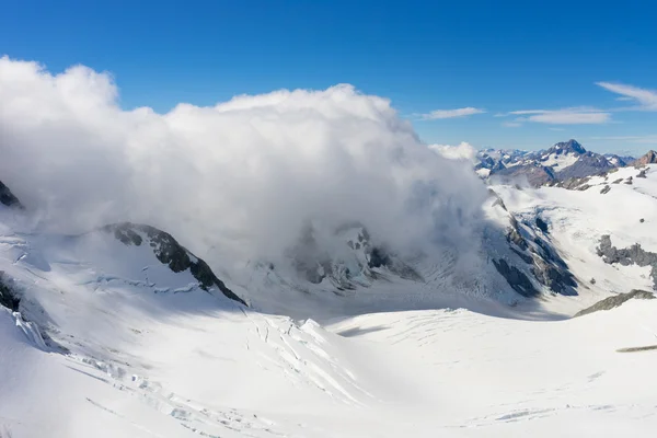 Montaña nevada pico —  Fotos de Stock