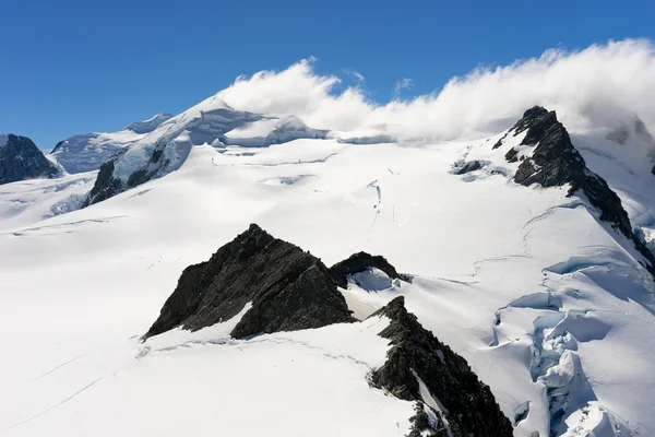 Montañas nevadas —  Fotos de Stock