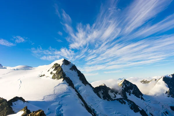 Snöiga berg — Stockfoto