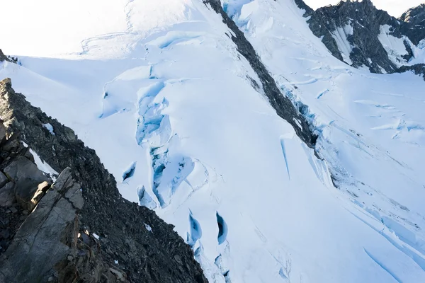 Snöiga berg — Stockfoto