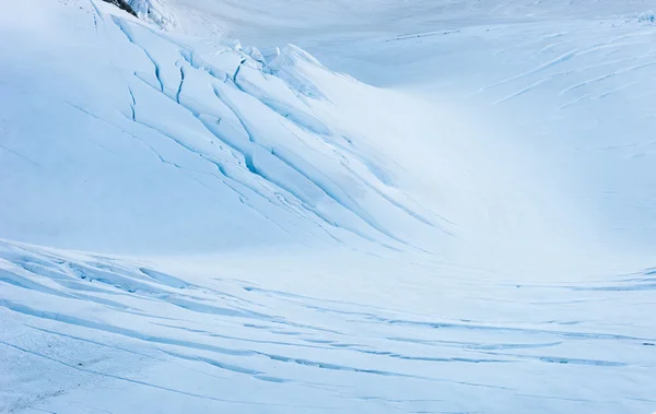 Montanhas nevadas — Fotografia de Stock