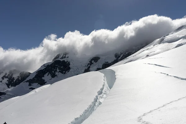 Montañas nevadas —  Fotos de Stock