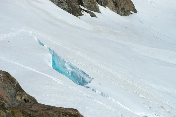 Montagnes enneigées — Photo