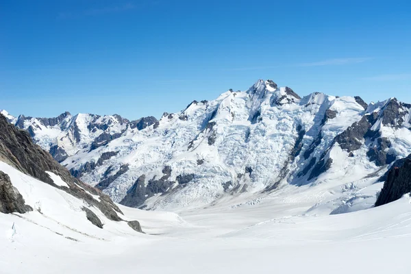 Snöiga berg — Stockfoto