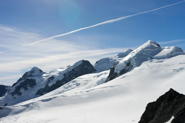 多雪的山 — 图库照片