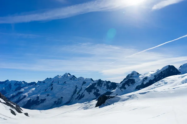 Snöiga berg — Stockfoto