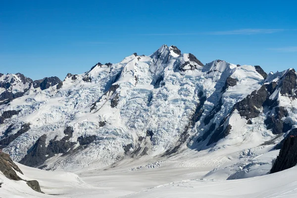 多雪的山 — 图库照片