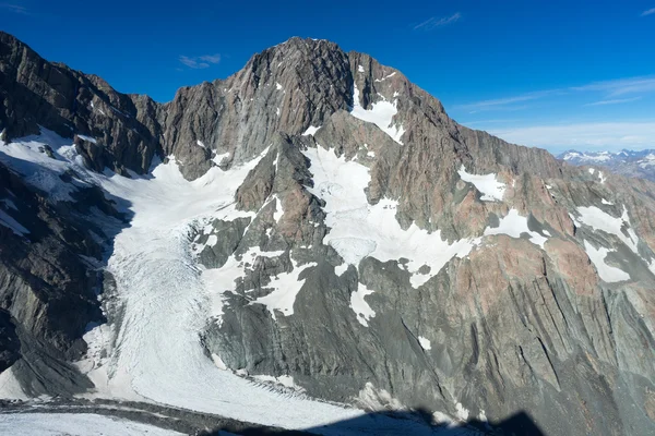 Montagnes enneigées — Photo