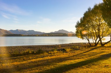 Yeni Zelanda Alpler ve göl