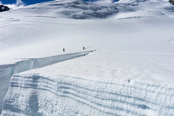 Les gens dans les montagnes — Photo