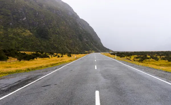 Nouvelle-Zélande Alpes et route — Photo