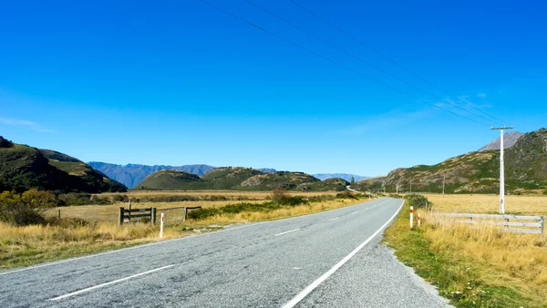 ニュージーランドのアルプスと道路 — ストック写真