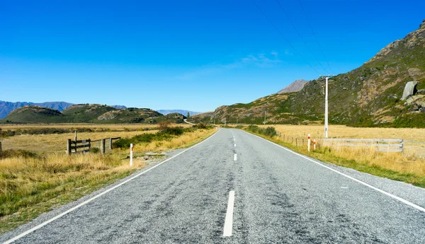 ニュージーランドのアルプスと道路 — ストック写真