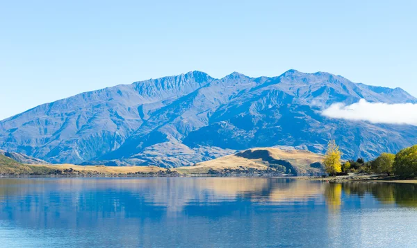 New Zealand alps and lake — Stock Photo, Image