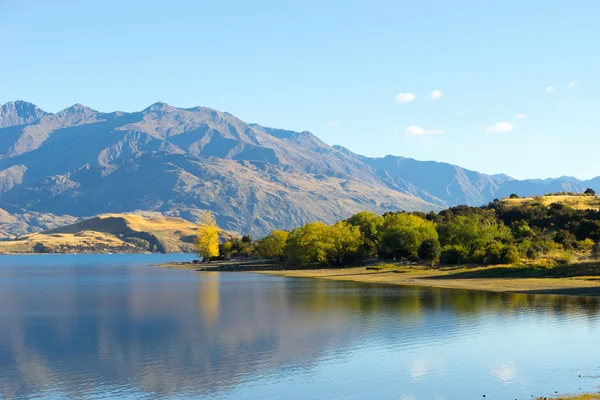 New Zealand alps and lake — Stock Photo, Image