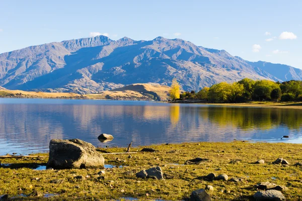Alpes e lago da Nova Zelândia — Fotografia de Stock