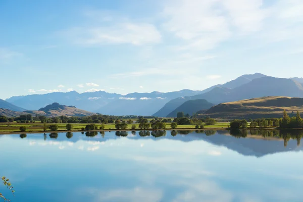 Νέα Ζηλανδία Άλπεις και η λίμνη — Φωτογραφία Αρχείου