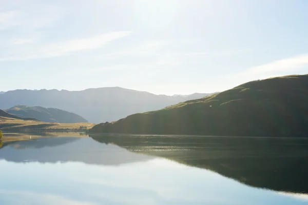 Alpes e lago da Nova Zelândia — Fotografia de Stock