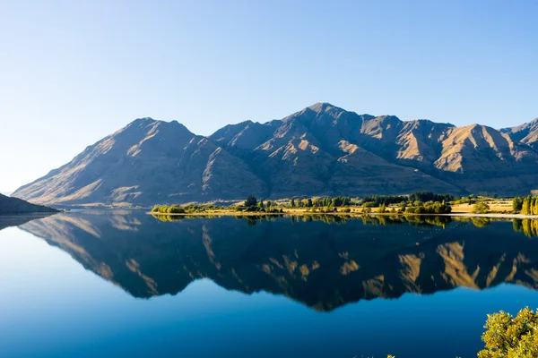 Alpes e lago da Nova Zelândia — Fotografia de Stock