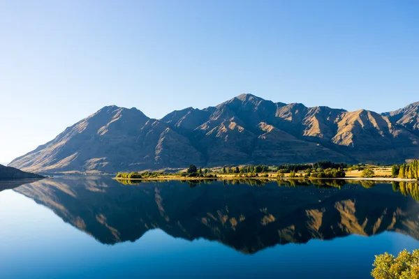 Alpes e lago da Nova Zelândia — Fotografia de Stock