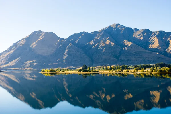 Nueva Zelanda alpes y lago — Foto de Stock