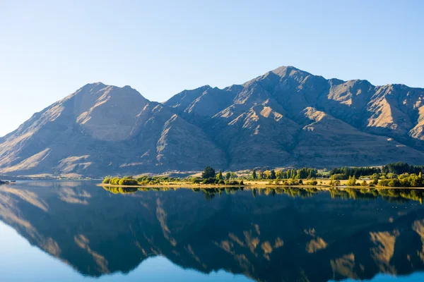 Nieuw-Zeelandse Alpen en meer — Stockfoto