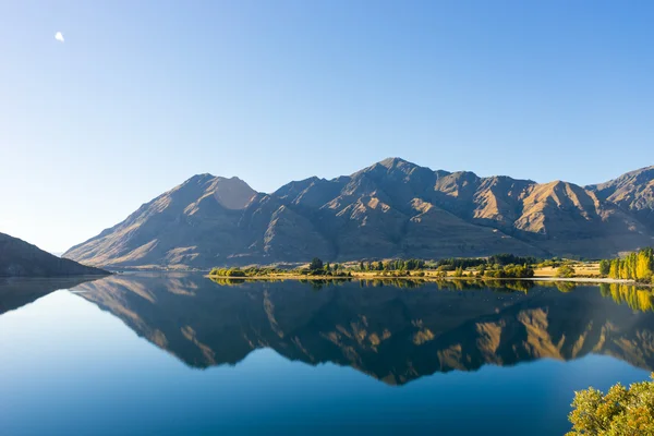 Alpes e lago da Nova Zelândia — Fotografia de Stock