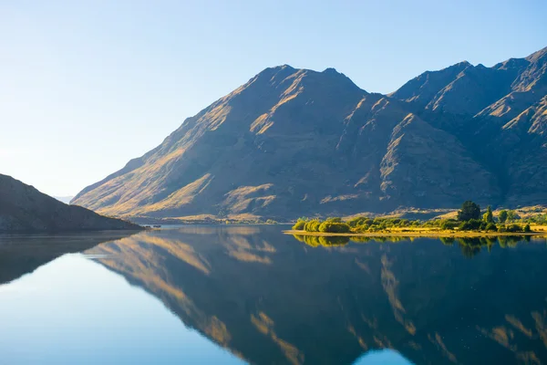 Alpes e lago da Nova Zelândia — Fotografia de Stock